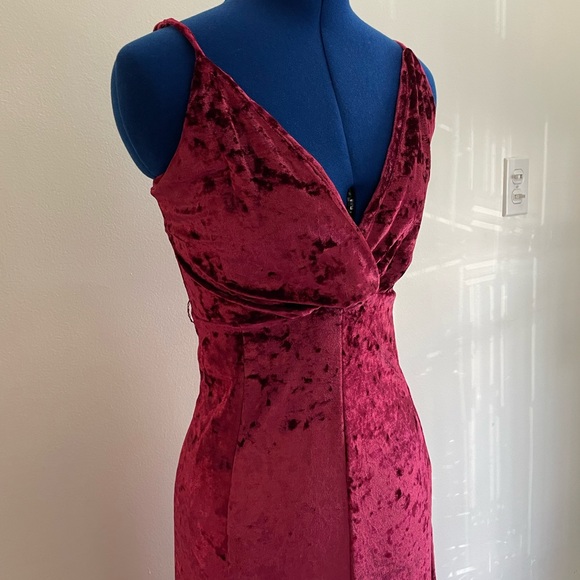 Centinela Velvet Maxi Dress in Rich Burgundy - Picture 3 of 5